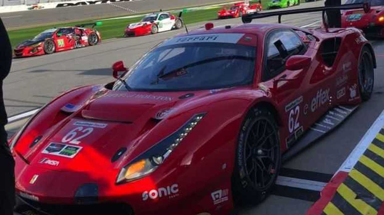 pasa-la-noche-dominio-alterno-y-mexicanos-luchan-en-24-horas-de-daytona