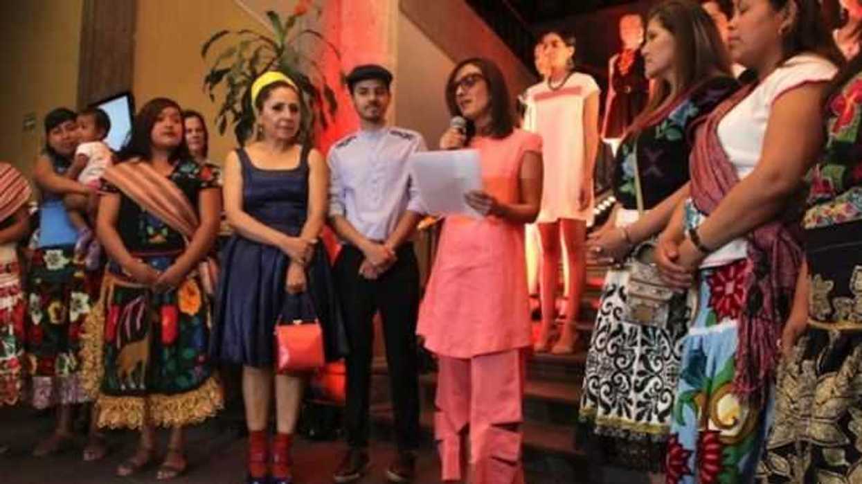 pasarela-manos-a-la-moda-presenta-coleccion-de-mujeres-purepechas