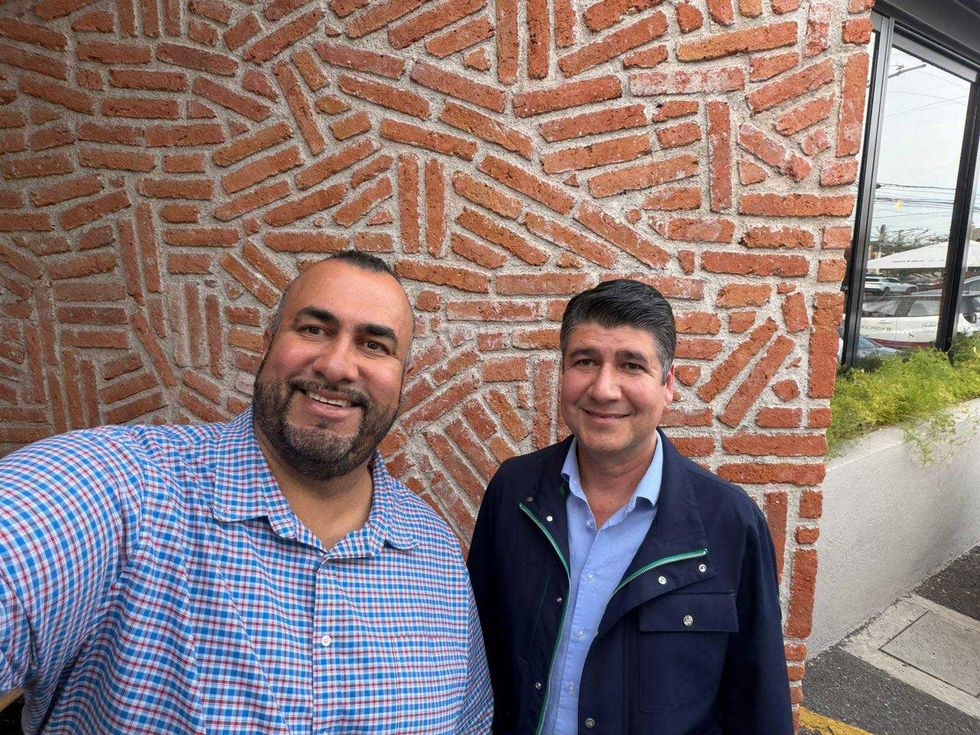 Pastor Leonel Guillermoprieto l\u00edder de Polic\u00eda Celestial en reuni\u00f3n pol\u00edtica en San Juan del R\u00edo Quer\u00e9taro 2026