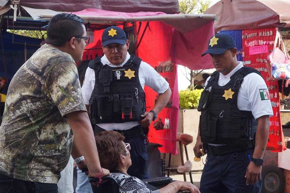 Patrulla de la Secretar\u00eda de Seguridad P\u00fablica Municipal de Quer\u00e9taro durante operativo en la capital queretana