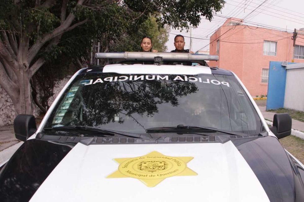 Patrulla de la Secretar\u00eda de Seguridad P\u00fablica Municipal de Quer\u00e9taro durante operativo en la capital queretana