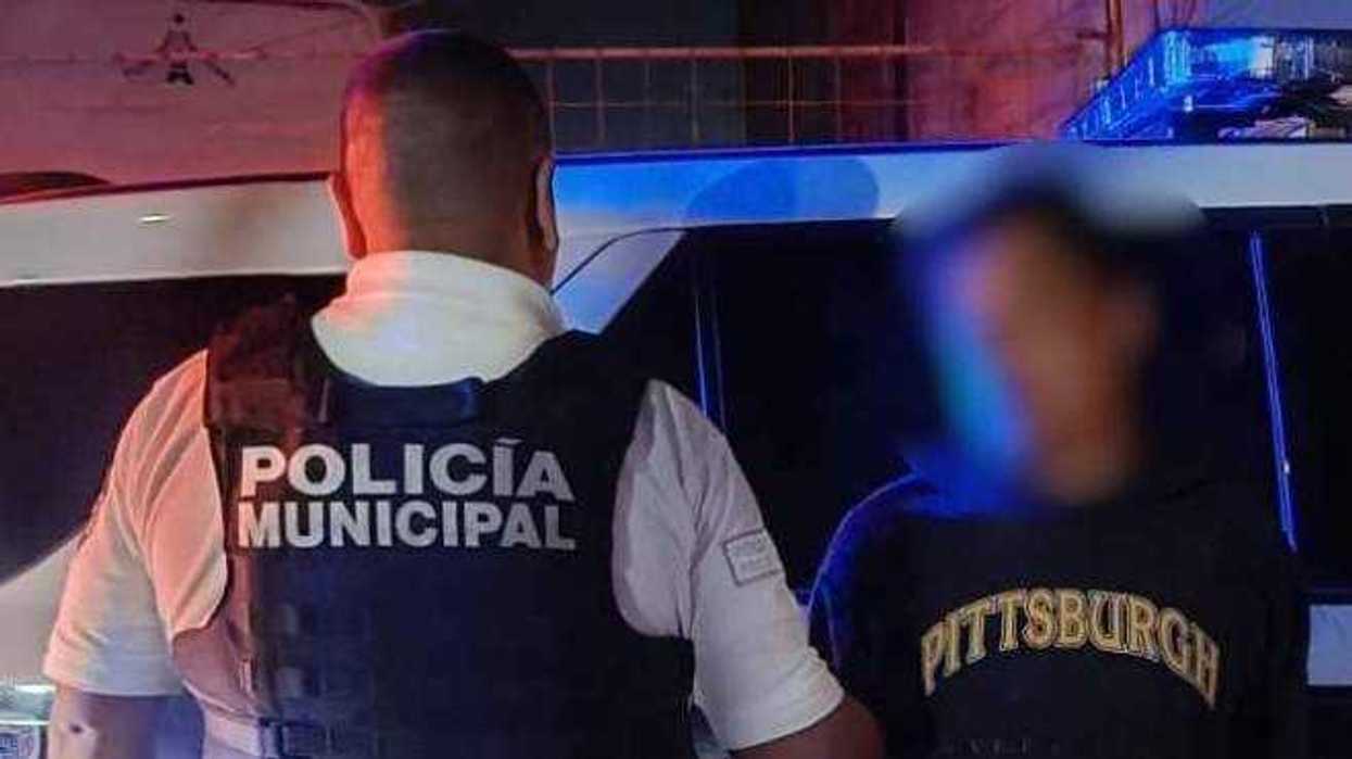 Patrulla de la Secretaría de Seguridad Pública Municipal de Querétaro durante operativo en colonia Colinas de Santa Cruz.