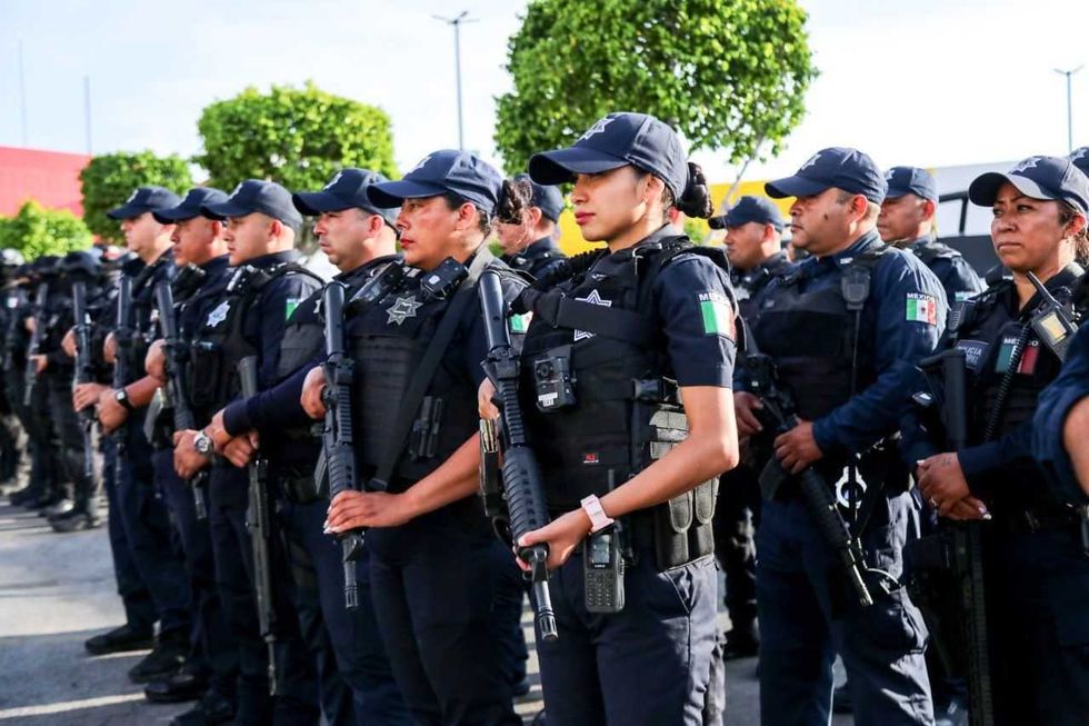 Patrulla de la SSPM de San Juan del R\u00edo durante operativos en colonias y comunidades del municipio queretano