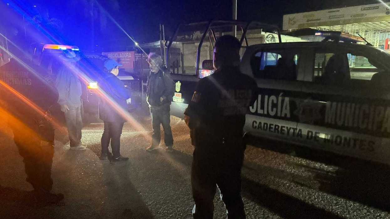 Patrulla de la SSPM de San Juan del Río durante operativo de localización de adulto mayor no localizado en Querétaro