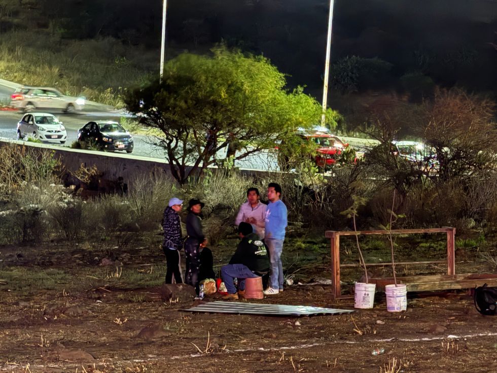 Patrullas de la Polic\u00eda Municipal de El Marqu\u00e9s rodean predio invadido en prolongaci\u00f3n Constituyentes Quer\u00e9taro