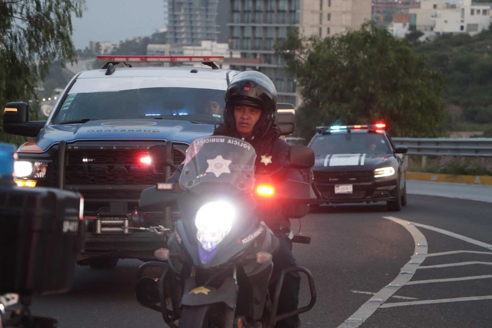 Patrullas de la Secretar\u00eda de Seguridad P\u00fablica Municipal de Quer\u00e9taro durante acciones de vigilancia y prevenci\u00f3n del delito en la capital queretana.