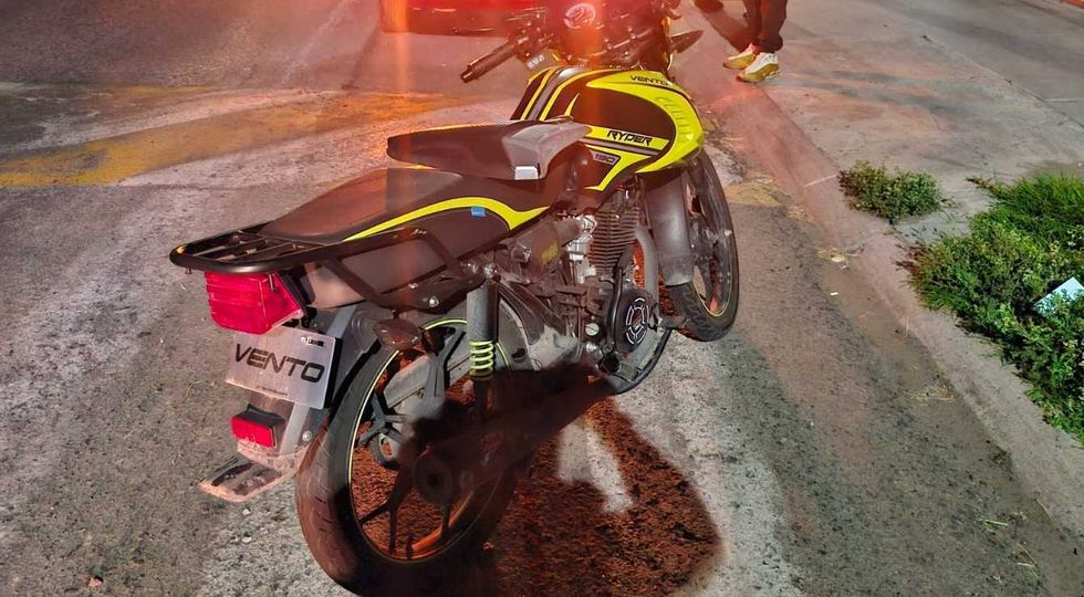 Patrullas de la Secretar\u00eda de Seguridad P\u00fablica Municipal de Quer\u00e9taro durante acciones para la localizaci\u00f3n y recuperaci\u00f3n de veh\u00edculos con reporte de robo.