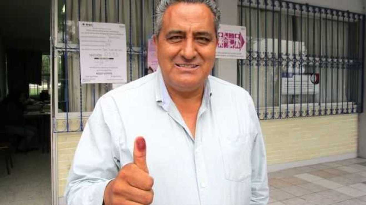 paulino-moreno-emite-voto-y-llama-a-la-ciudadania-a-participar-1