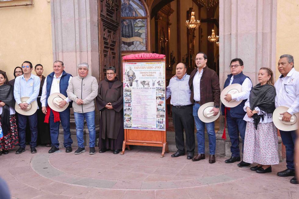 Pega de Bando en El Pueblito marca inicio de fiestas de febrero por 290 aniversario en Corregidora