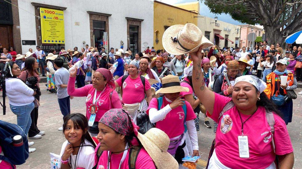 Peregrinación femenina: 15 días desde Sierra Gorda hasta Basílica de Guadalupe.