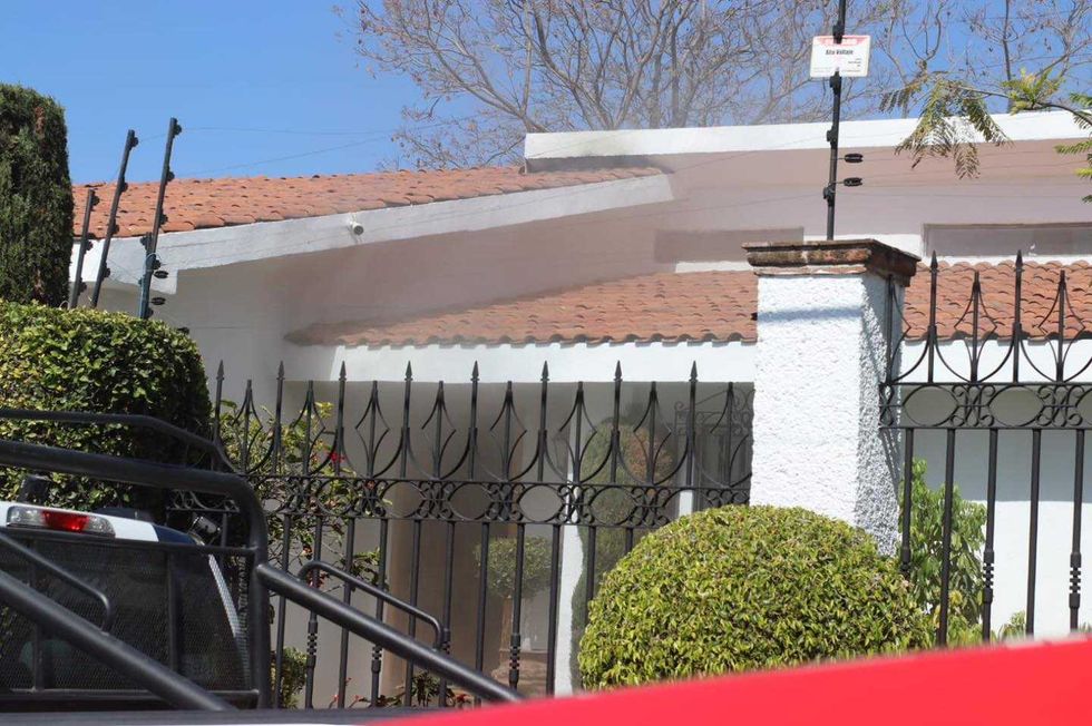 Personal de Bomberos de Quer\u00e9taro realiza maniobras de extinci\u00f3n de incendio en domicilio de Villas del Mes\u00f3n