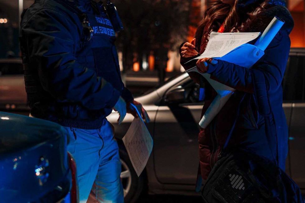 Personal de la Fiscal\u00eda General del Estado durante operativo Sinergia en Cadereyta de Montes, Landa de Matamoros y Amealco de Bonfil en Quer\u00e9taro.