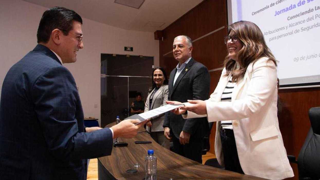 Personal de la SSPMQ recibe constancias en Querétaro tras capacitación sobre MASC y atribuciones del Poder Judicial.