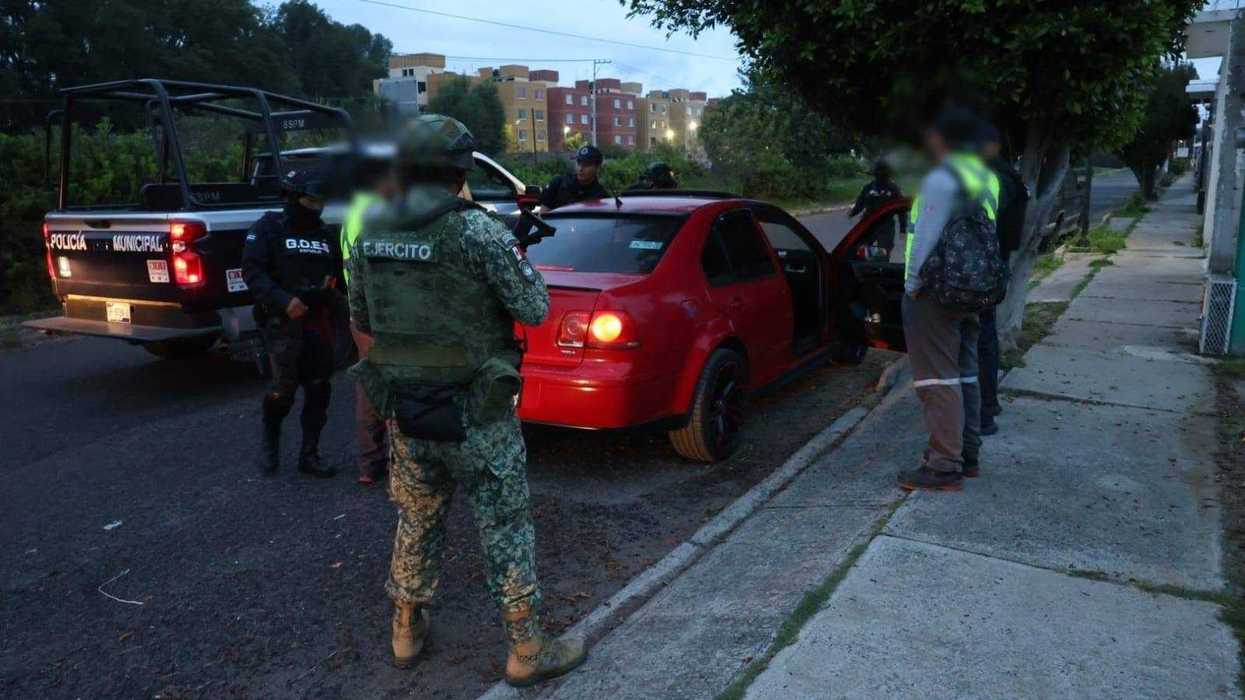 Personal de Policía Municipal, Ejército y Guardia Nacional formado junto a patrullas en operativos de San Juan del Río
