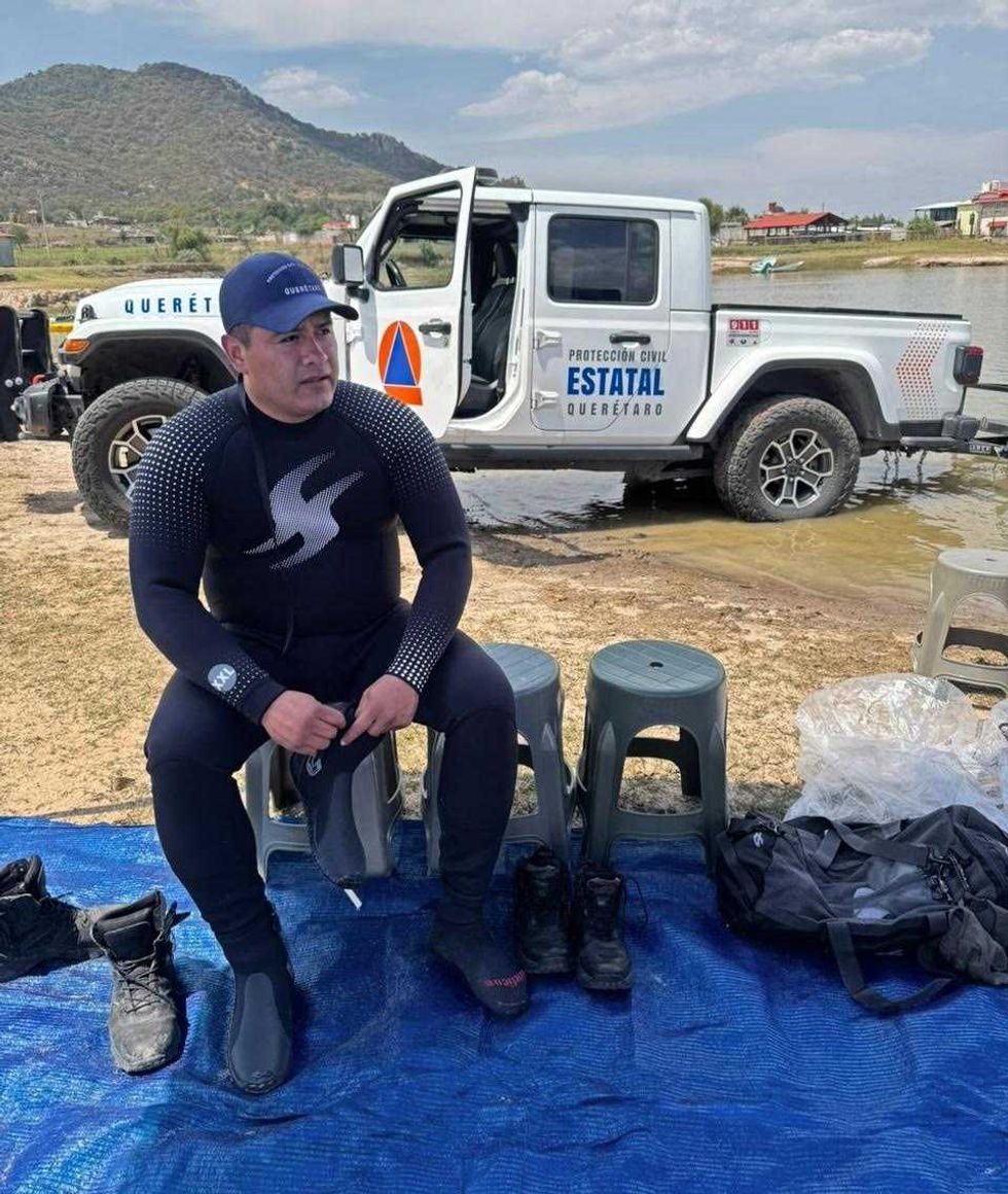 Personal de Protecci\u00f3n Civil Quer\u00e9taro realiza capacitaci\u00f3n en rescate acu\u00e1tico en la presa San Pedro de Huimilpan ante el riesgo de ahogamientos