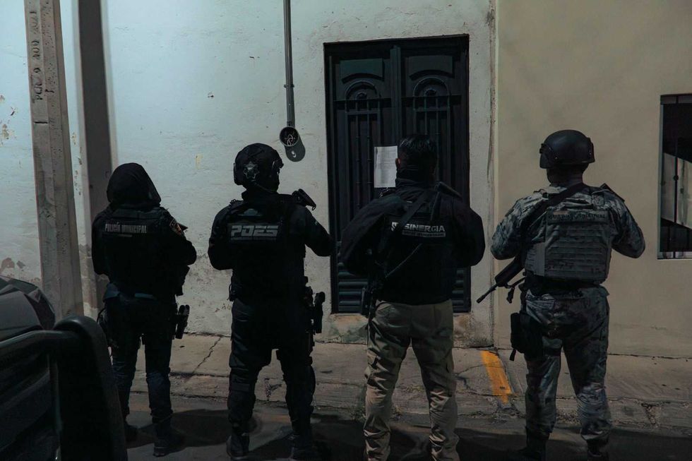 Personal ministerial ejecuta cateos Sinergia Quer\u00e9taro en diligencias simult\u00e1neas en tres municipios del estado