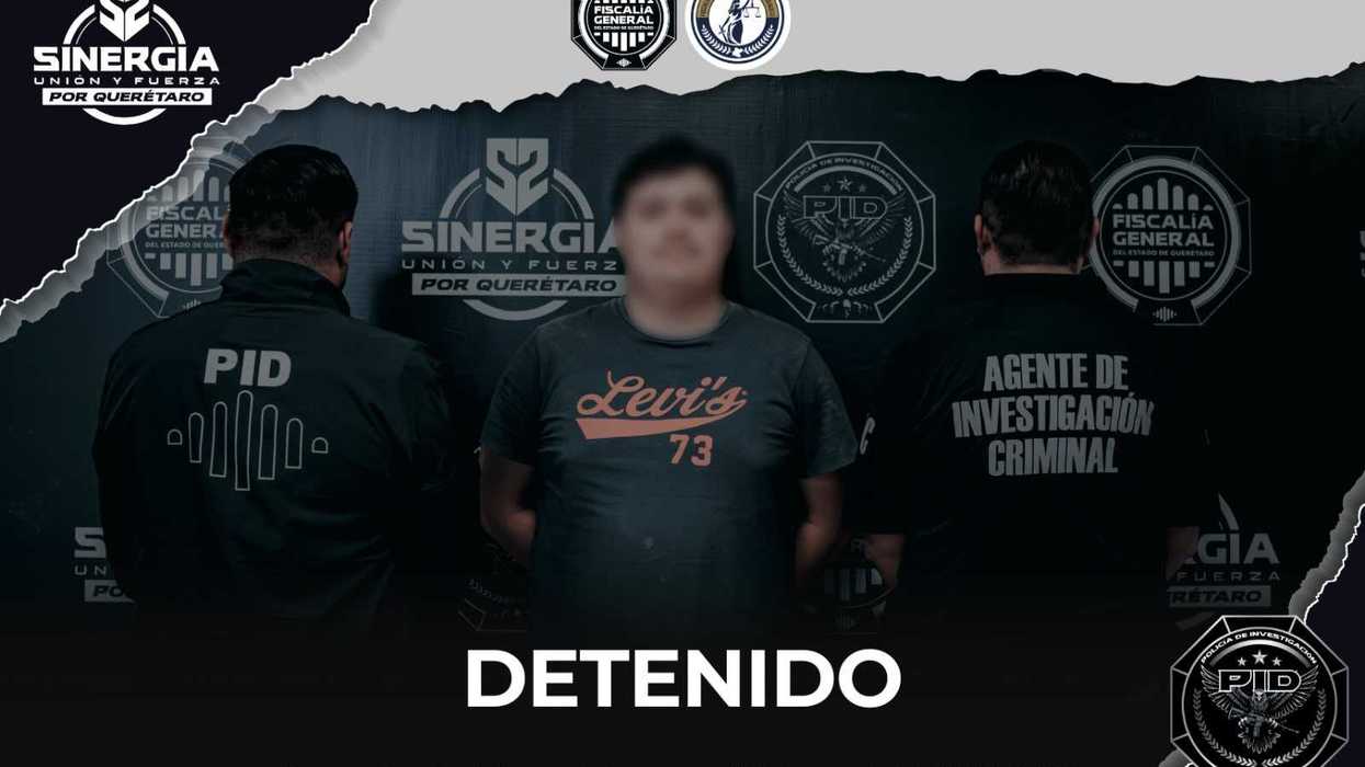 Placa Detenido de la Fiscalía de Querétaro con un hombre de rostro difuminado y agentes de la PID, por robo de ganado