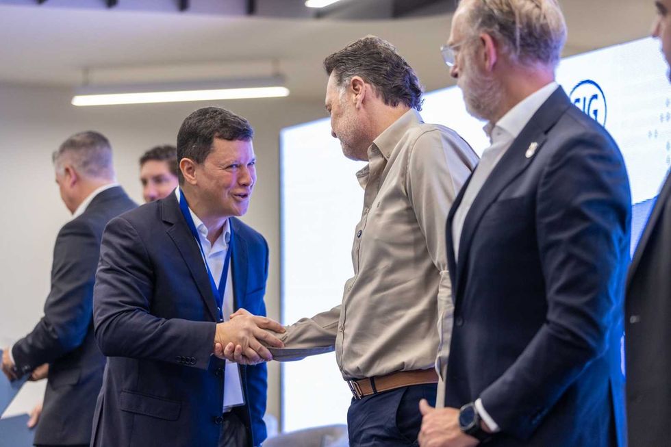 Planta SIG en Parque Industrial Aerotech de Col\u00f3n Quer\u00e9taro durante anuncio de inversi\u00f3n de mil 910 millones de pesos para expansi\u00f3n en dos fases hasta 2028