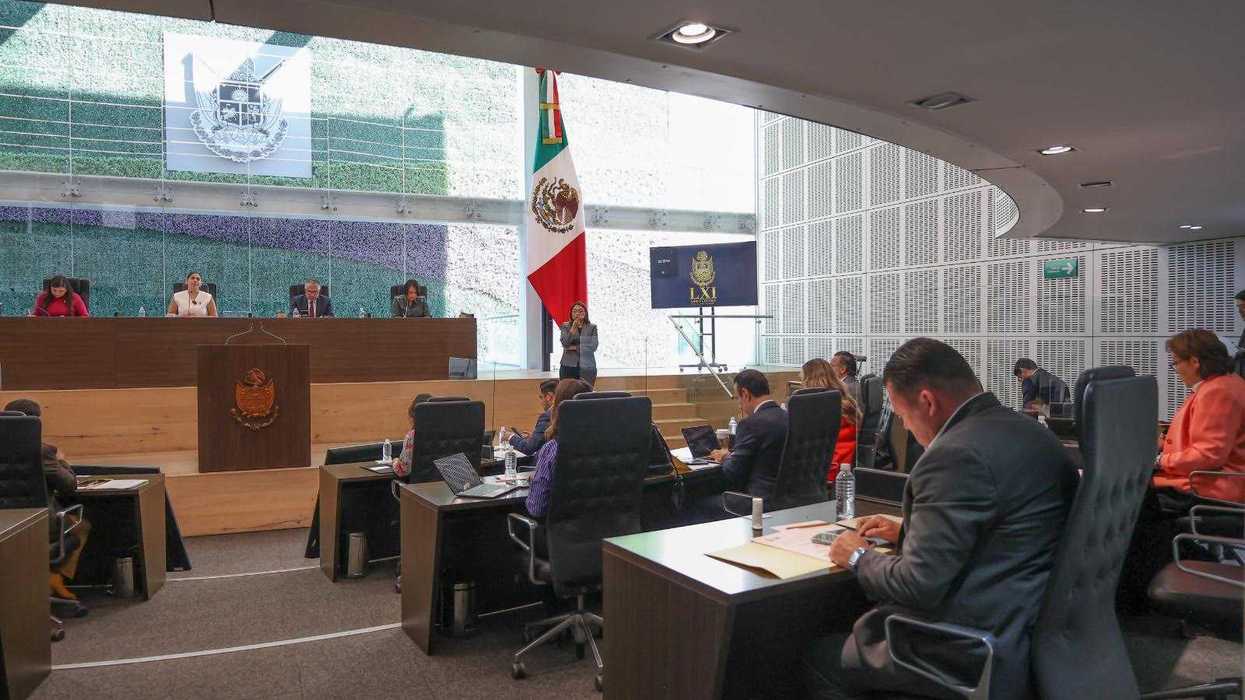 Pleno del Congreso de Querétaro durante la votación de la reforma al artículo 127 constitucional para limitar pensiones de funcionarios públicos