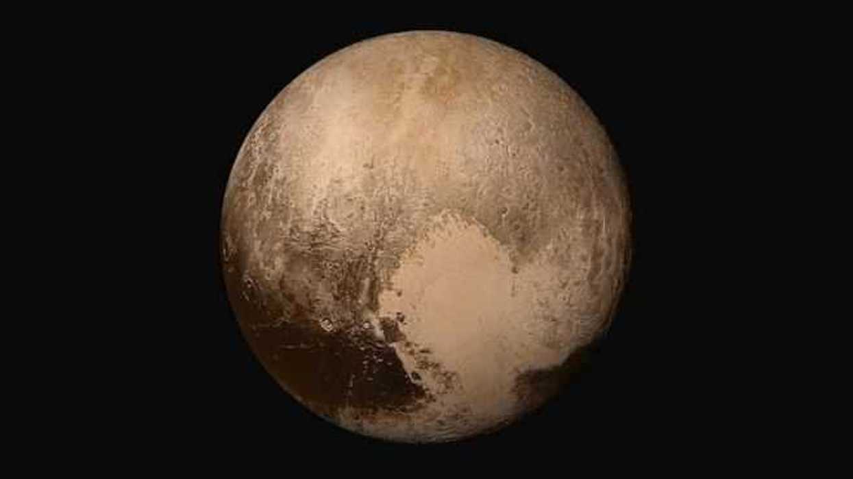 pluton-planeta-enano-picos-hielo
