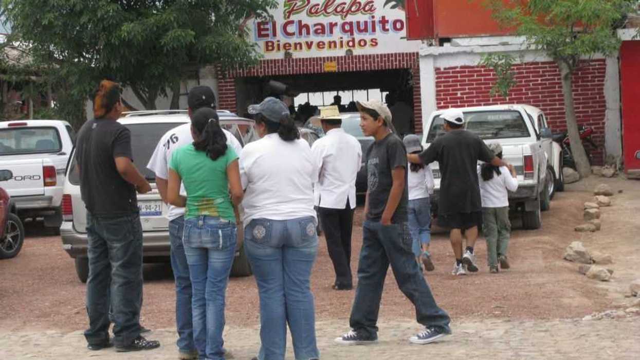 Pobladores de La Estancia hablan de la problemática social que se suscita en su comunidad, al asegurar que en las “tienditas” venden bebidas alcohólicas.