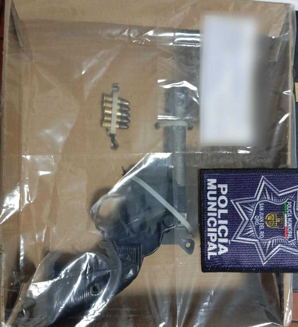 Polic\u00eda municipal de San Juan del R\u00edo asegura pistola y cartuchos calibre .22 tras detenci\u00f3n en Colinas de Oriente (105 car)