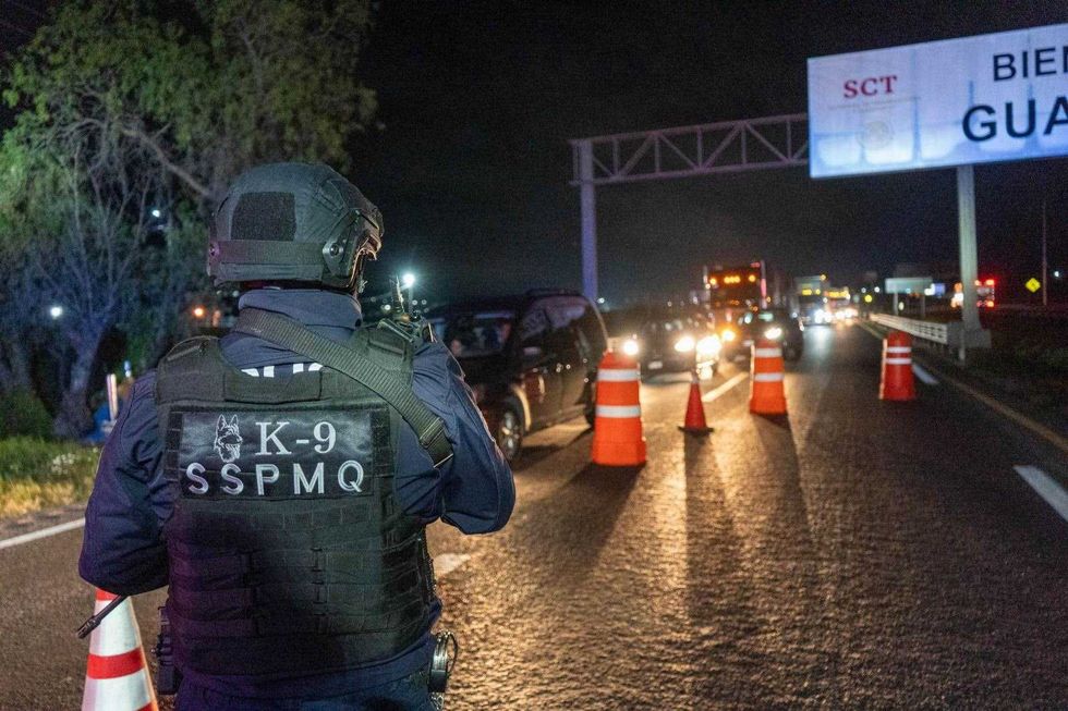 Polic\u00edas de la SSPMQ en actividad operativa en el municipio de Quer\u00e9taro; el municipio abre apoyo de vivienda hasta 50 mil pesos para personal activo