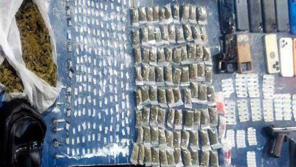 Policía Estatal de Puebla durante operativo de seguridad en municipio de Acajete donde decomisó drogas.