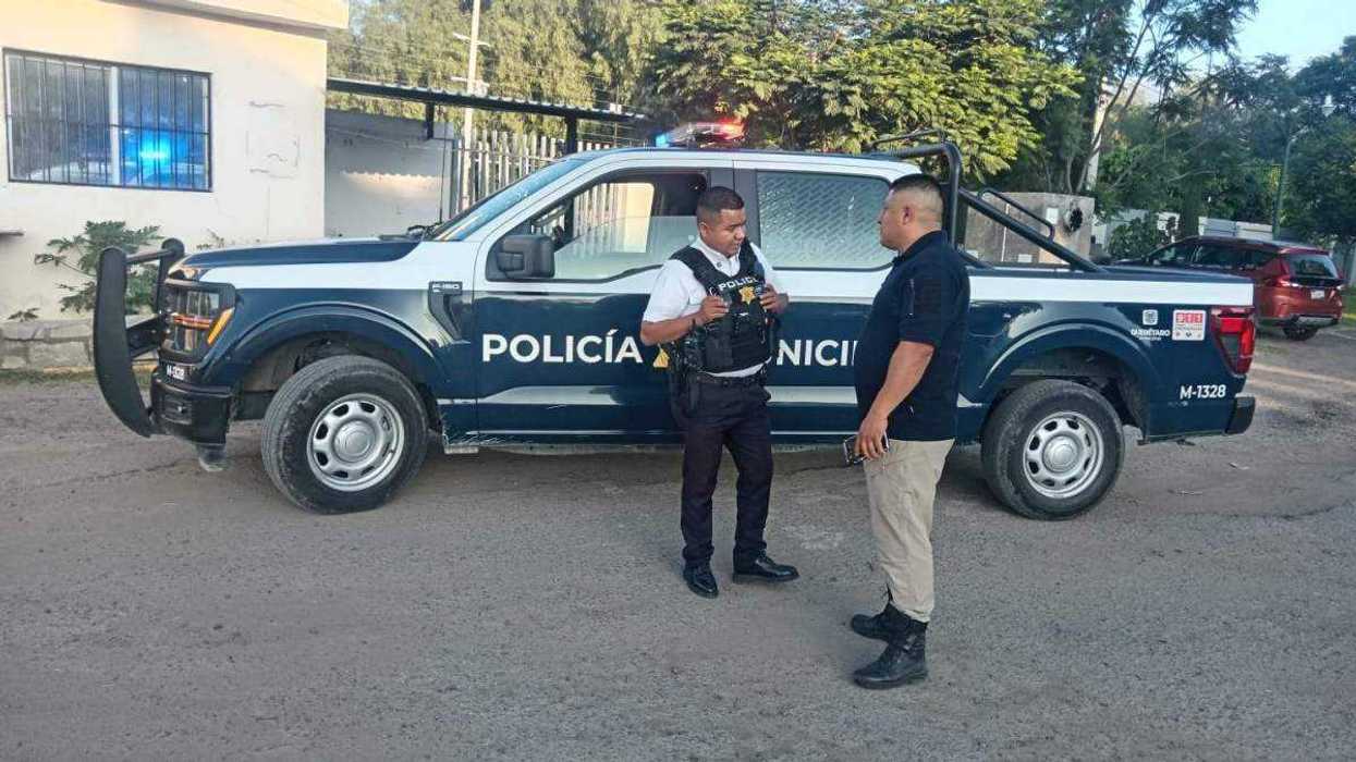 Policía Municipal de Querétaro responde a reporte de robo de vehículo durante fiesta en colonia Cuesta Bonita, logrando captura del presunto responsable.