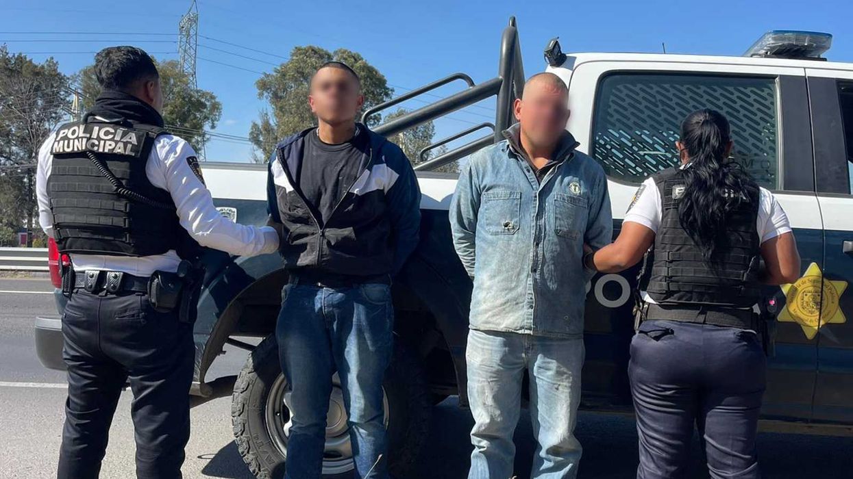 Policías municipales realizaban labores de patrullaje en Montenegro cuando detuvieron a dos personas por cohecho.