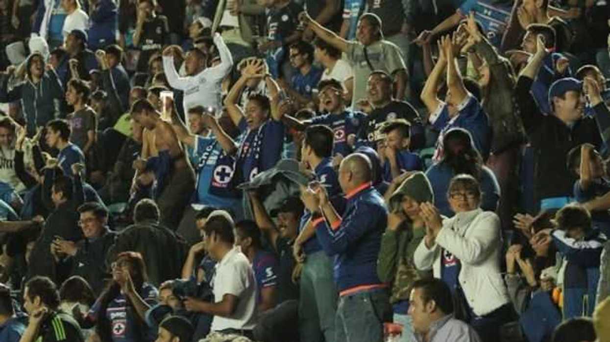 policias-vigilar-partidos-futbol