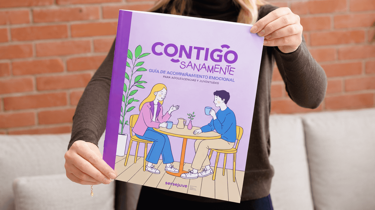 Portada de la guía Contigo Sanamente, acompañamiento emocional para adolescencias y juventudes, editada por la Secretaría de la Juventud de Querétaro.