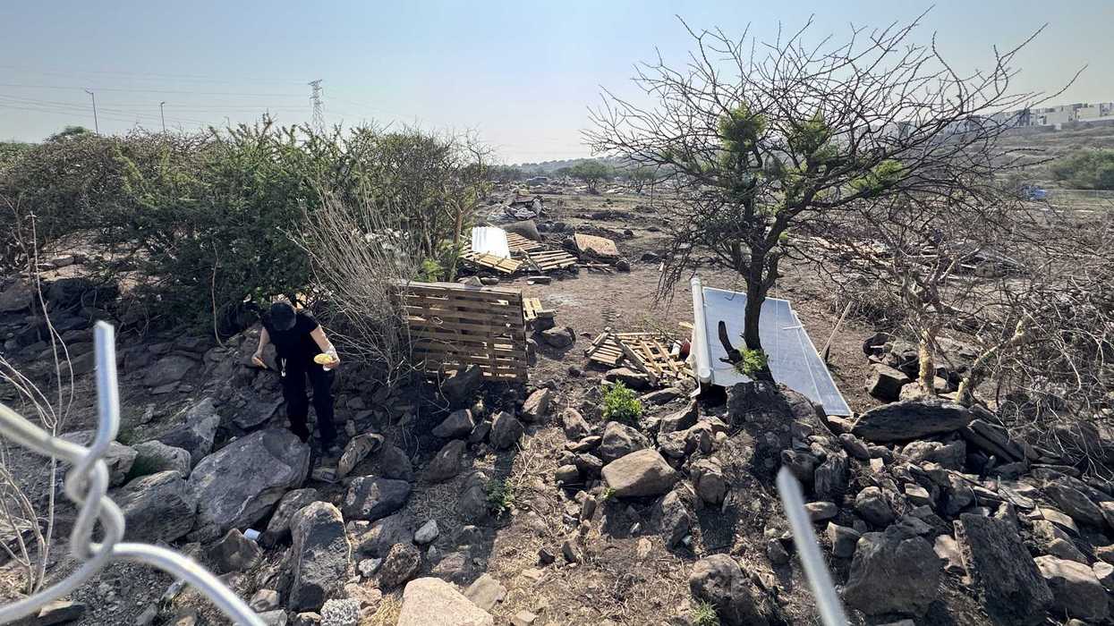 Predio desalojado en prolongación Constituyentes Oriente El Marqués con restos de estructuras destruidas en disputa por tierras comunales de La Cañada