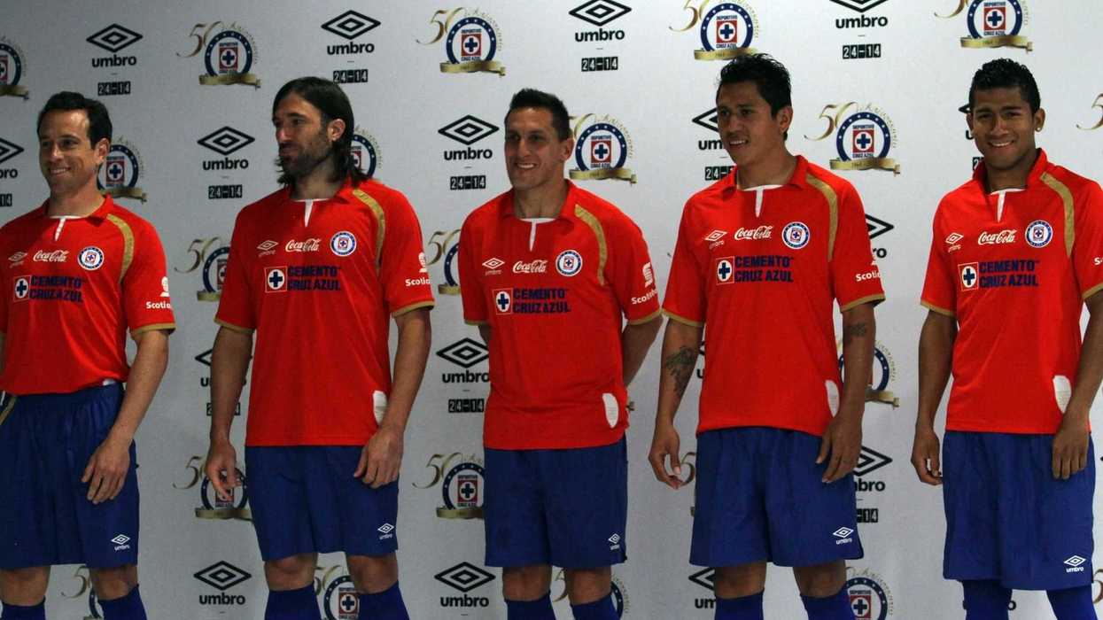 Presenta Cruz Azul playera. NOTIMEX