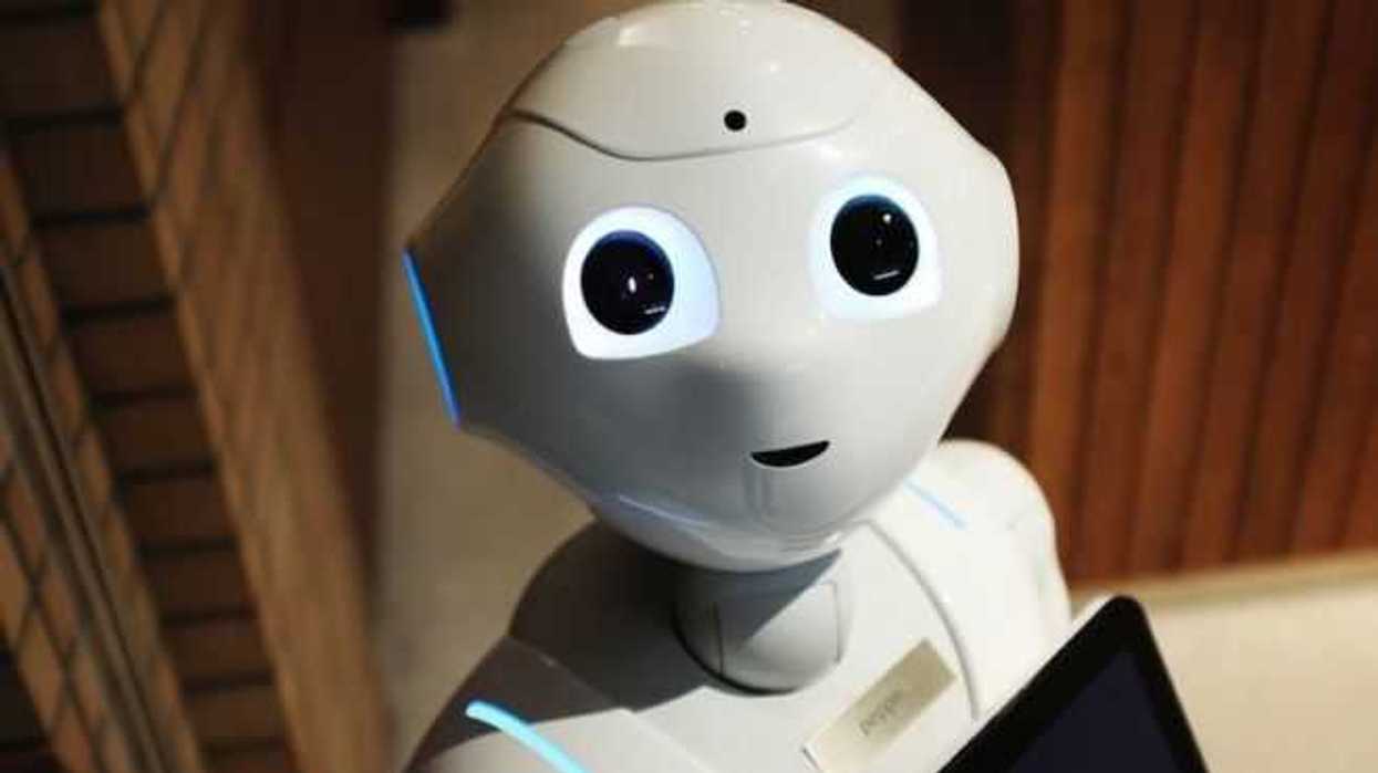 presentan-primer-robot-mexicano-para-transformacion-digital-de-negocios