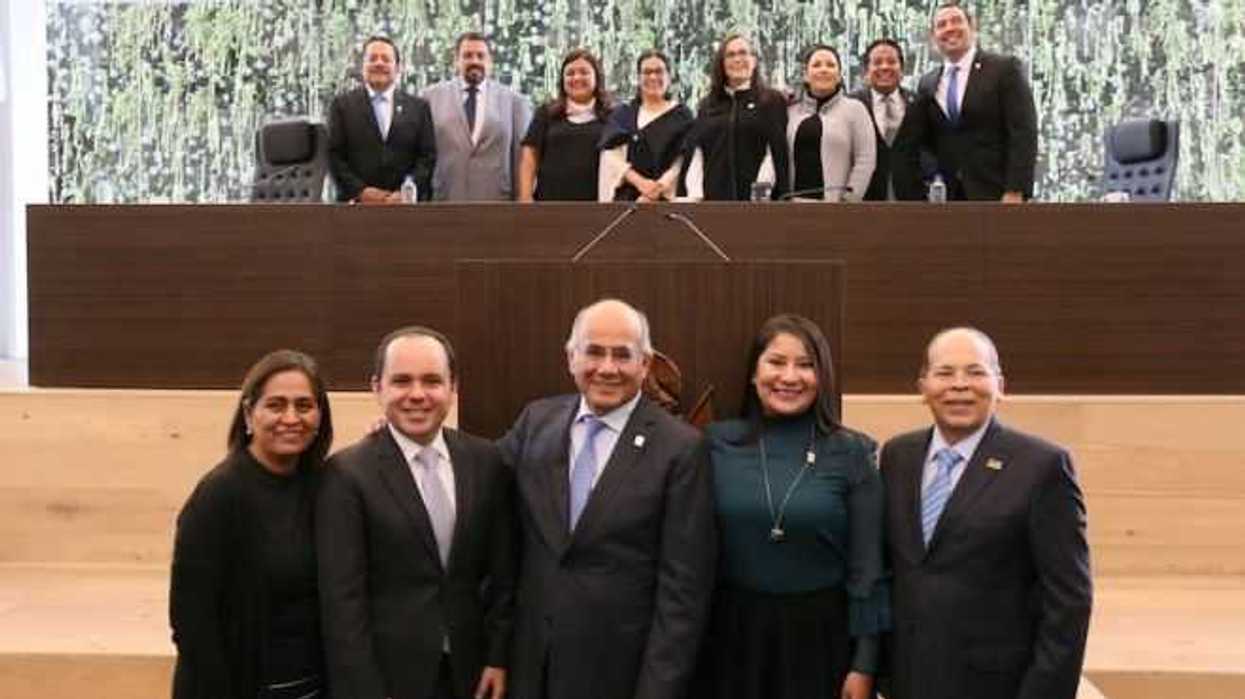 preside-antonio-zapata-mesa-directiva-en-congreso-de-queretaro-1