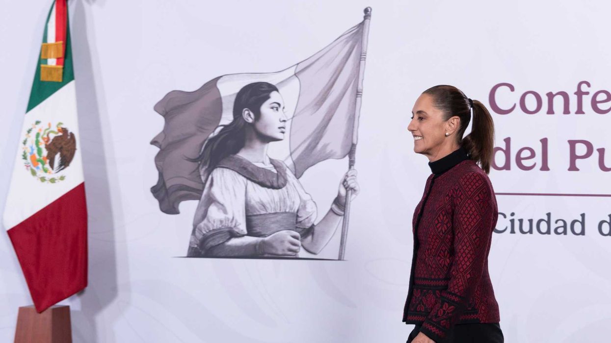 Presidenta Claudia Sheinbaum durante conferencia donde destacó incremento en servicios médicos del IMSS en México.