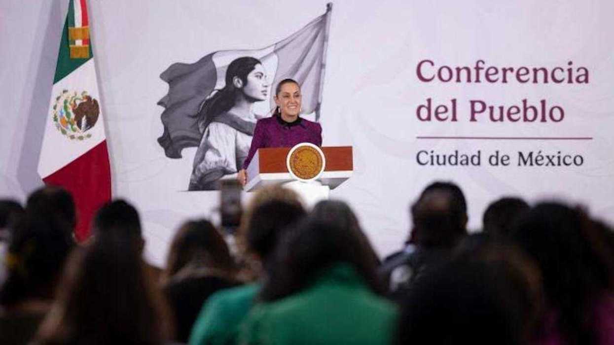 Presidenta Claudia Sheinbaum durante la conferencia matutina en Palacio Nacional al presentar el programa de Justicia Energética