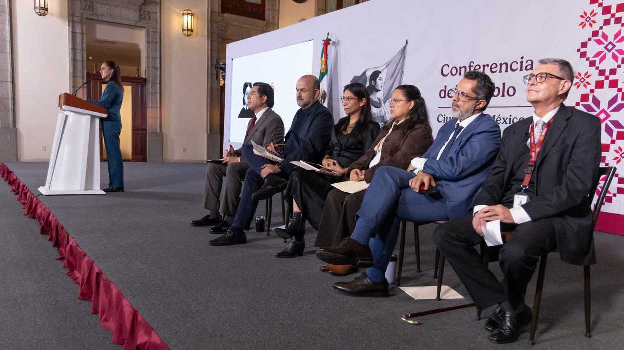 Presidenta Claudia Sheinbaum en conferencia matutina donde anunció la propuesta de regulación de plataformas digitales para menores en el ciclo escolar 2026