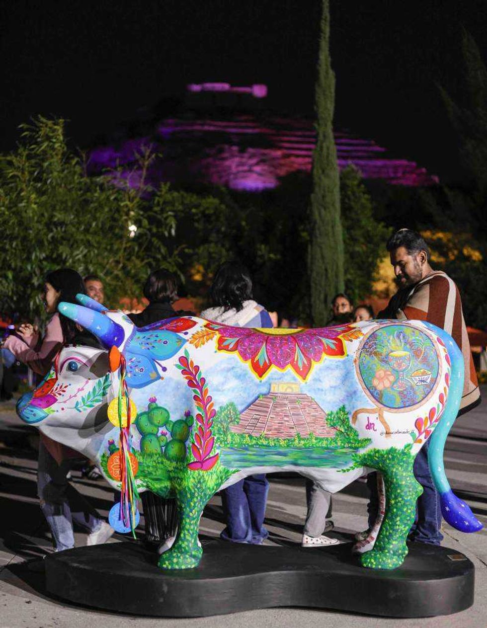 Presidente Chepe Guerrero y secretaria Schoenstatt Cabrera inauguran exposición itinerante