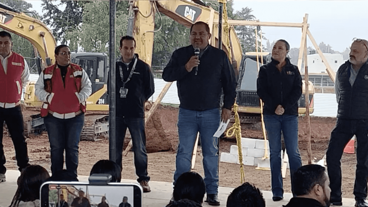 Primera Piedra de 'Mi Bodega Aurrera' en Amealco de Bonfil.