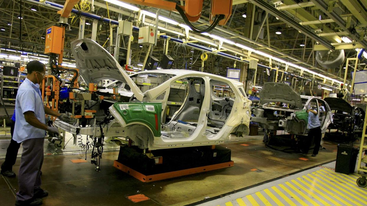 Producción vehículos ligeros México diciembre 2025 alcanza 243 mil unidades INEGI.