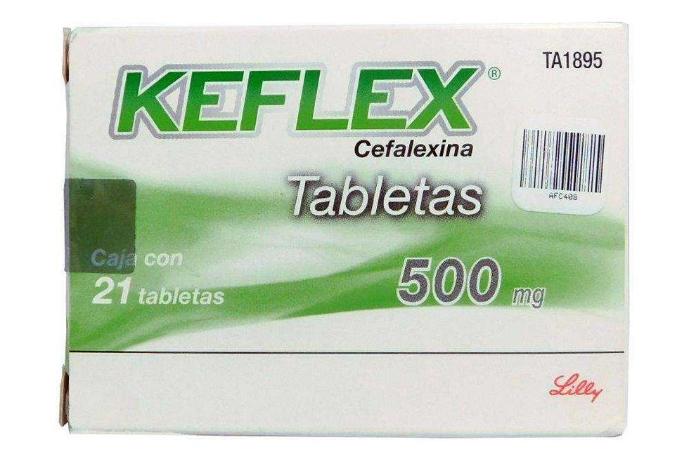 Producto falsificado KEFLEX cefalexina 500 mg con lote 031-2051 identificado por COFEPRIS como riesgo sanitario.