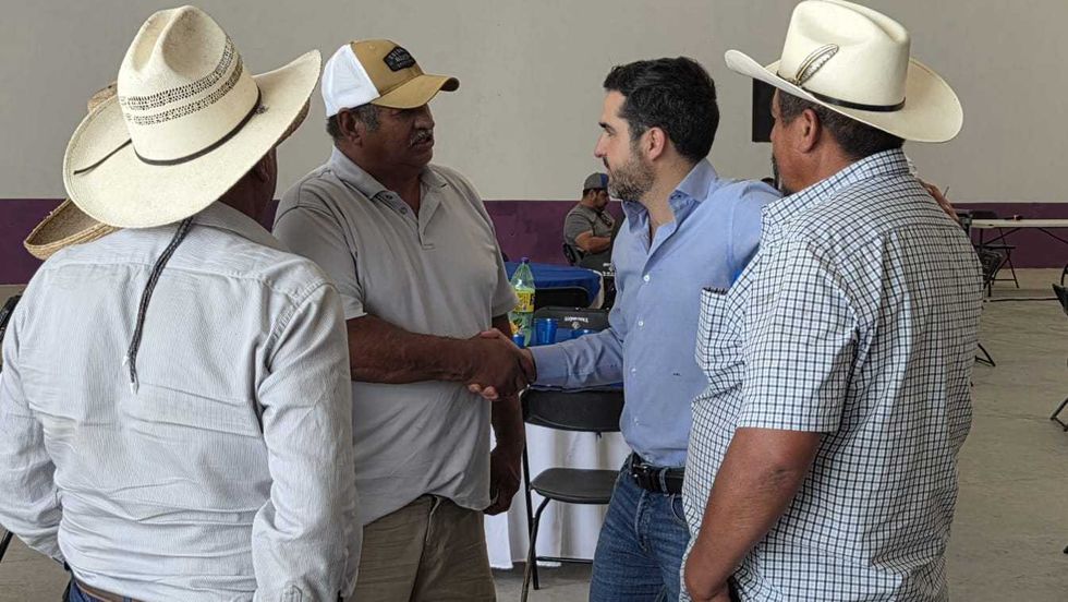 Productores y funcionarios de Conagua en foro sobre la Ley de Aguas Nacionales en El Marqu\u00e9s, Quer\u00e9taro.