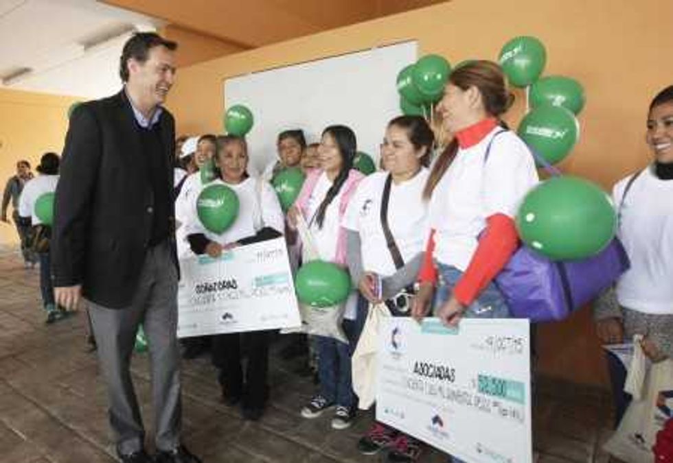 Programa de microcréditos “Creciendo Juntas”