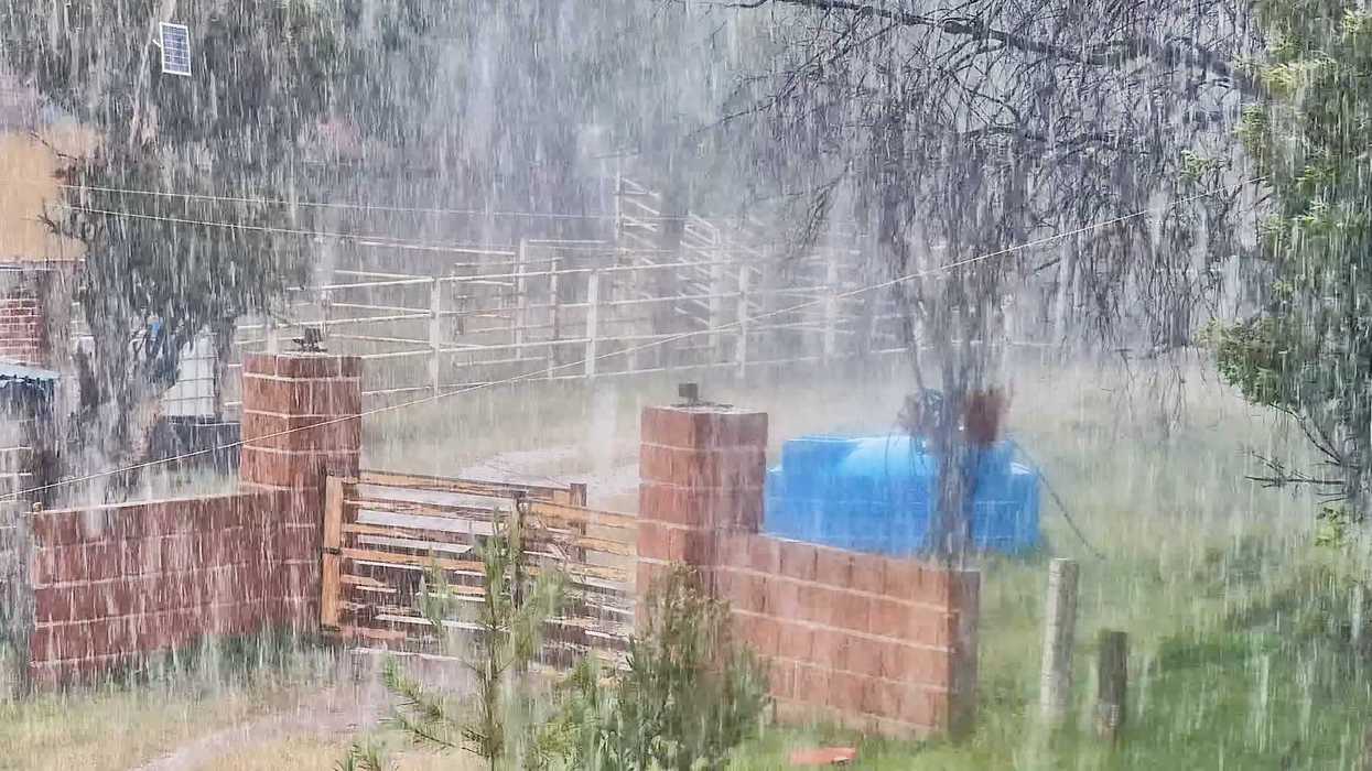 Pronóstico meteorológico para Santiago de Querétaro el 3 de agosto de 2026, con 70% de probabilidad de lluvia y temperatura máxima de 30 °C