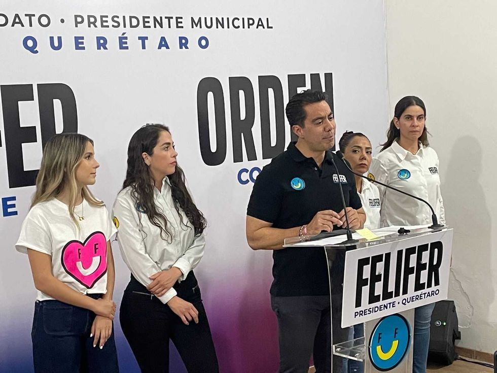 Propone Felifer implementar 2 nuevas carreras en la Universidad de las Mujeres.