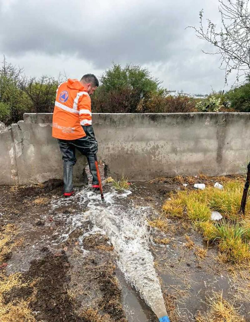 Protección Civil El Marqués atiende incidencias por lluvias derivadas de