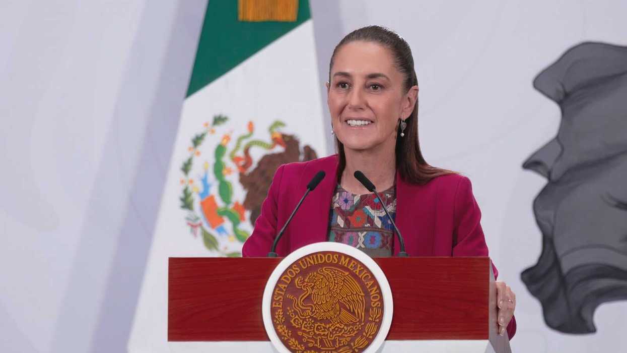 Prototipo del minivehículo eléctrico Olinia presentado por gobierno federal; producción en Puebla 2027