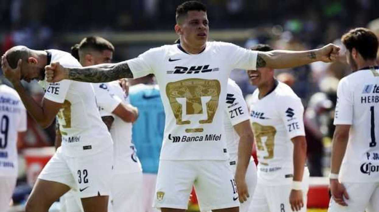 Pumas con 10 hombres empata frente a Monterrey